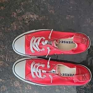 Ladies Converse slip ons red sz.8.